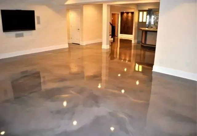 MarmoreFlex-Boden mit Marmoreffekt und Hochglanz in einer Wohnung